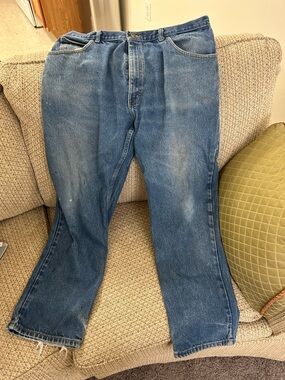 Relaxed Fit Men's Denim Jeans in Medium Blue